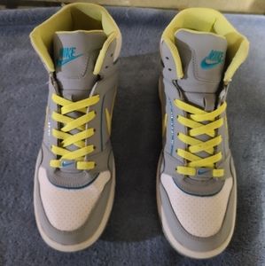 Nike prestige woman's 11